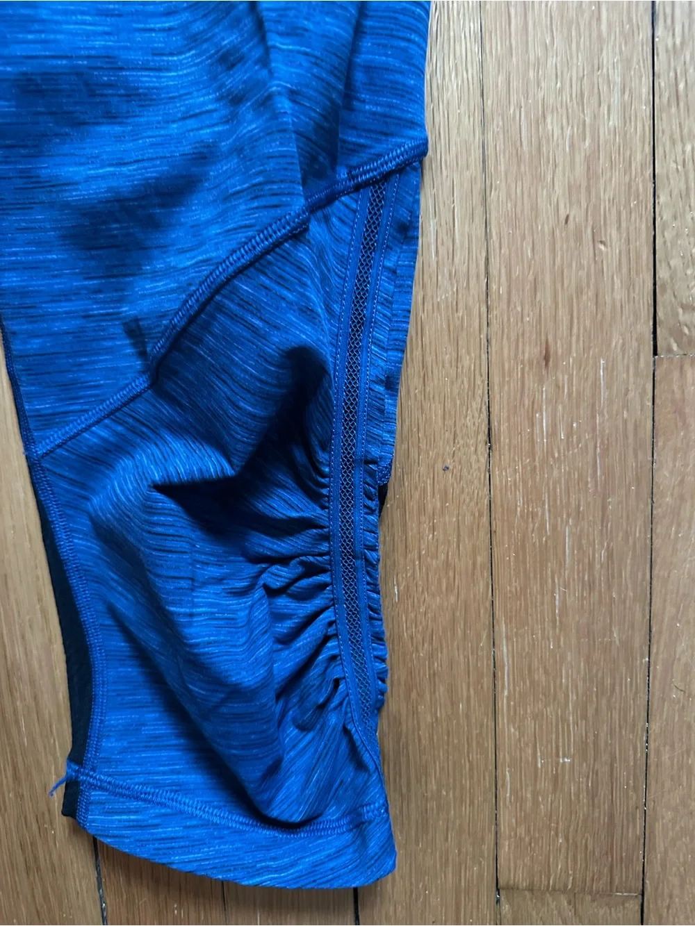 Lululemon size 10 Blue Capri Leggings with Ruched Cuff